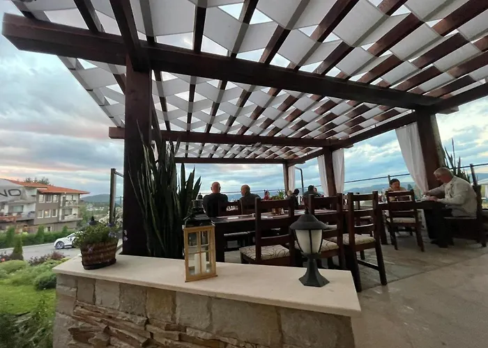 埃泰尔诺家庭酒店 酒店 3*